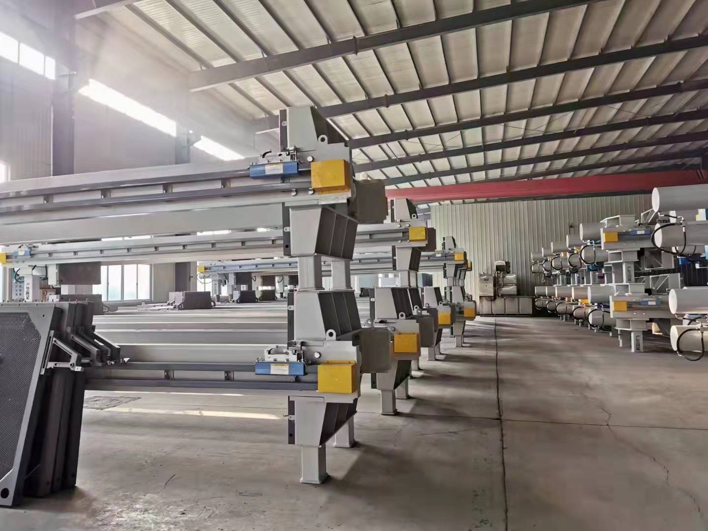 程控自动拉板厢式压滤机